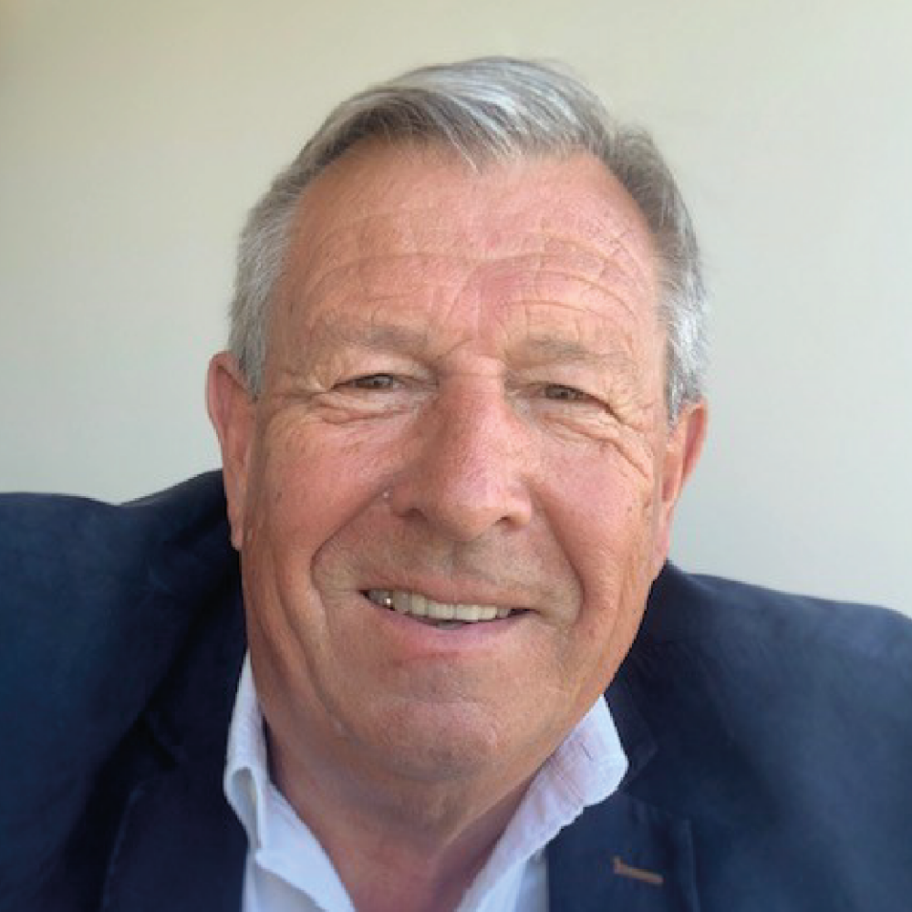 Marcus Wide - Square Close-Up