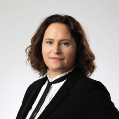 Shula Sbarro - Square Close-Up