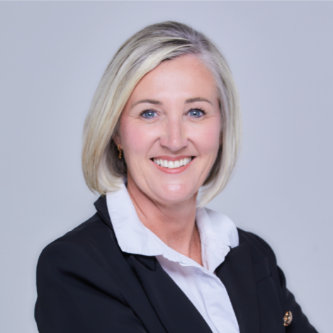 Rebecca Daly - Square Close-Up