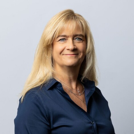 Beth McCrae - Square Close-Up